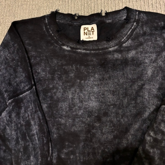“Tattered” Crewneck Cropped sweater - Picture 2 of 3